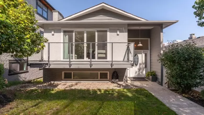 455 E 22ND AVENUE image #1