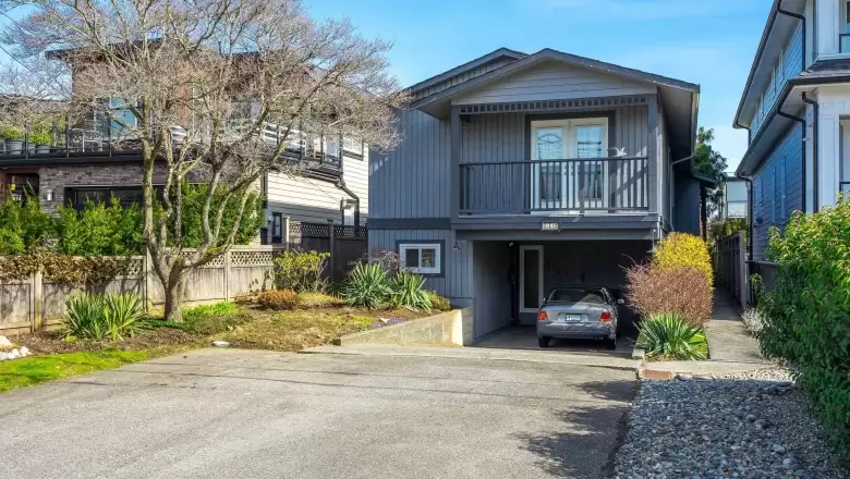 862 LEE STREET image #1