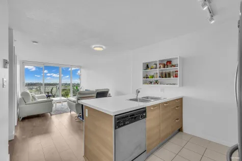 1808 9981 WHALLEY BOULEVARD image #4