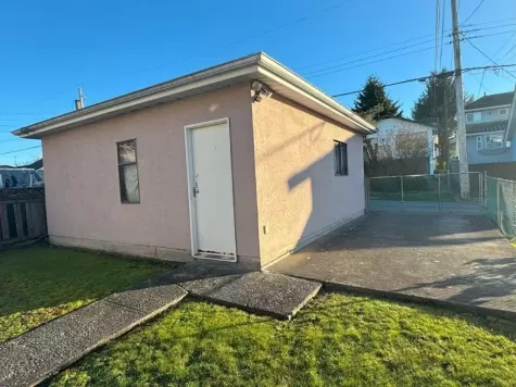 2956 E 3RD AVENUE image #1