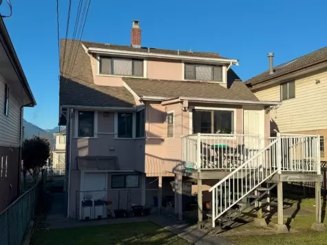 2956 E 3RD AVENUE image #2