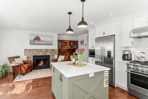 20891 94B AVENUE image #2