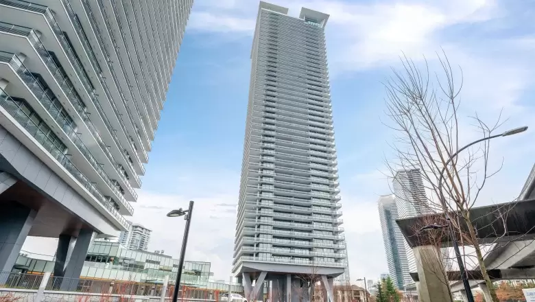 4407 4720 LOUGHEED HIGHWAY image #1