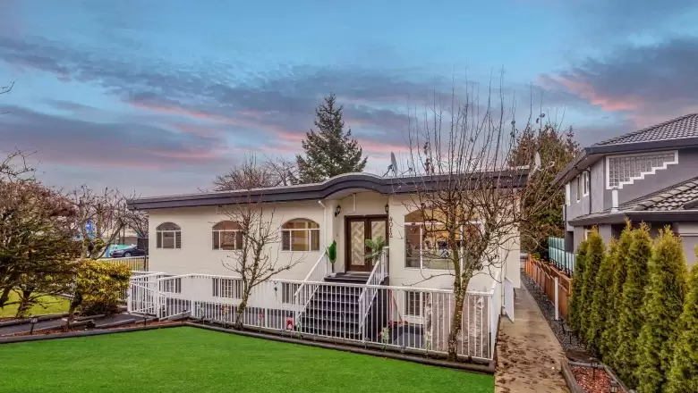 4012 MACDONALD AVENUE image #1