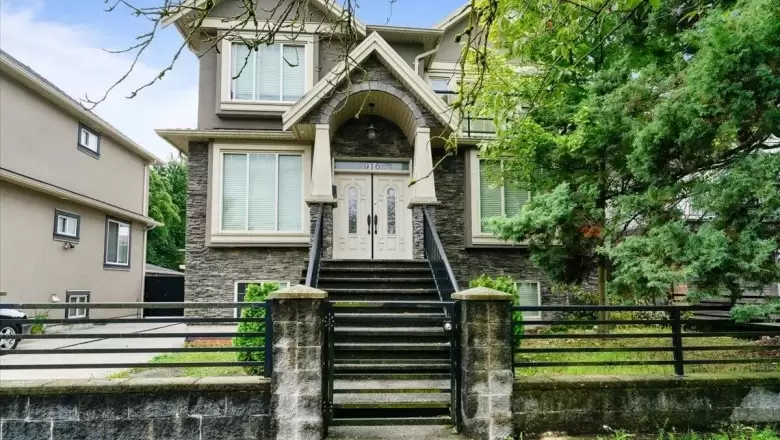 916 E 54TH AVENUE image #1