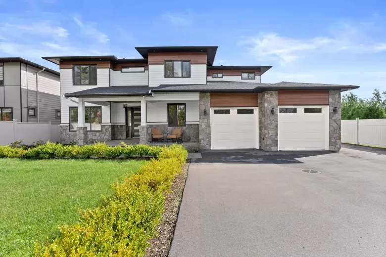 1 22466 72 AVENUE image #1