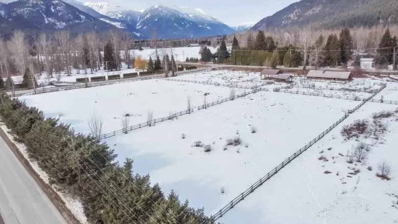 1641 AIRPORT ROAD, Pemberton, BC