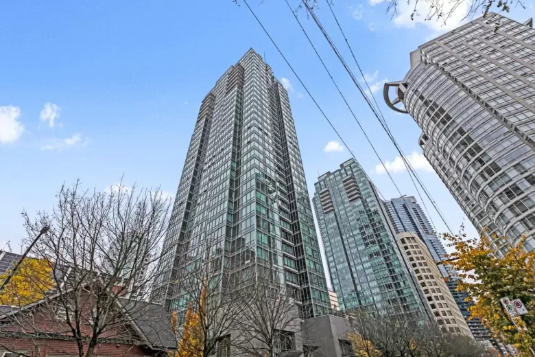 1206 1288 W GEORGIA STREET, Vancouver, BC