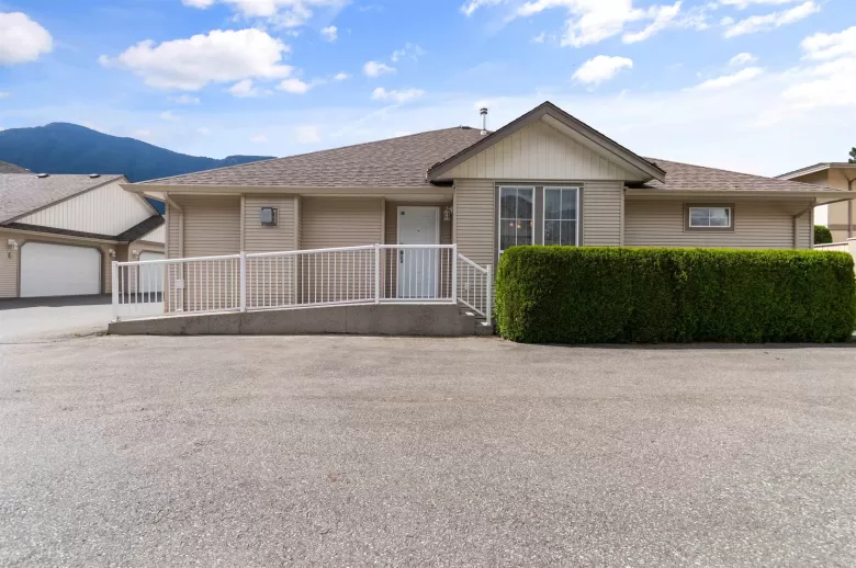 2 648 COQUIHALLA STREET image #1