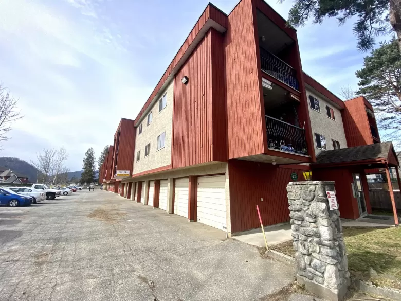 216 1735 AGASSIZ-ROSEDALE NO 9 HIGHWAY image #1