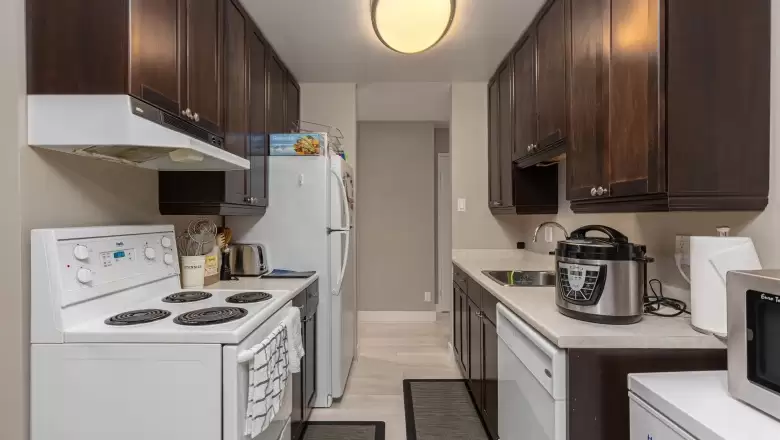 512 2016 FULLERTON AVENUE image #1