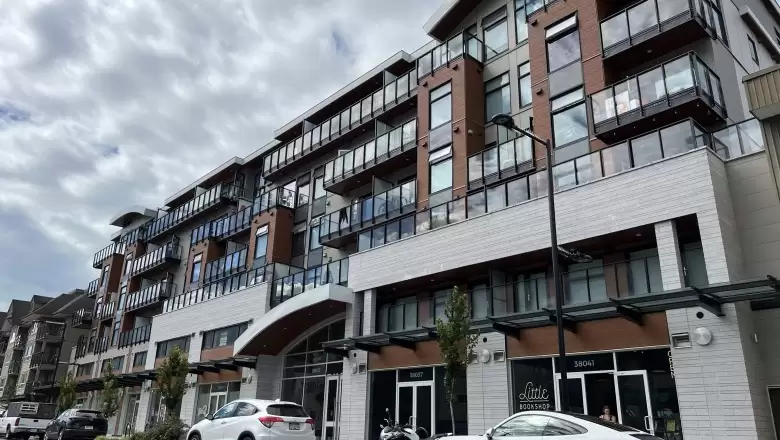 410 38033 SECOND AVENUE image #1