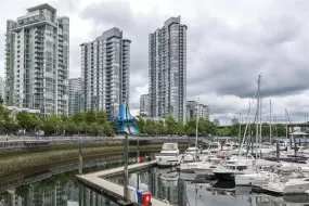 2006 1067 MARINASIDE CRESCENT, Vancouver West, Vancouver, BC