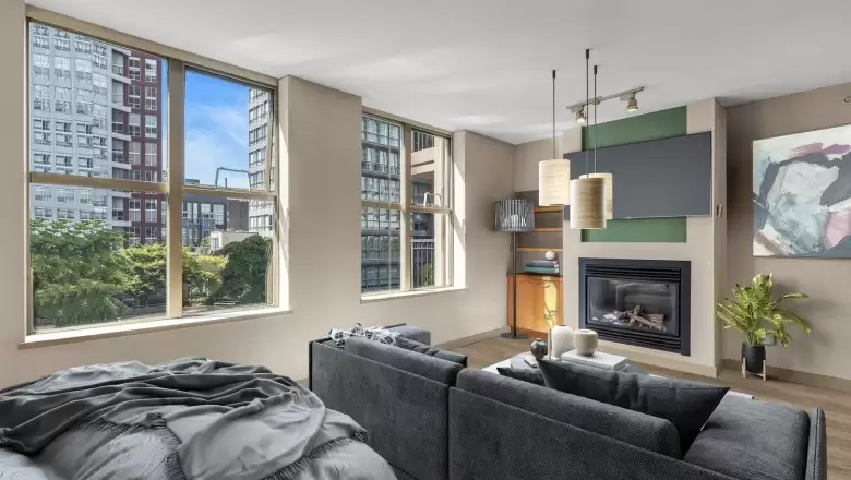 602 969 RICHARDS STREET image #1