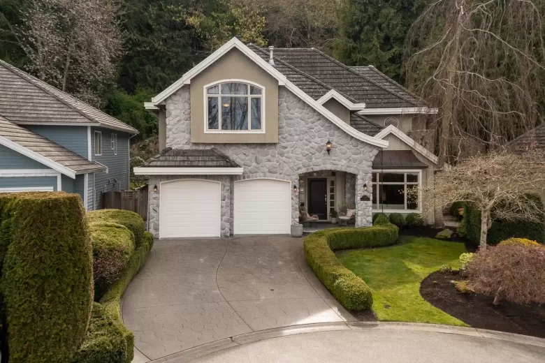 5228 GLEN ABBEY PLACE image #1