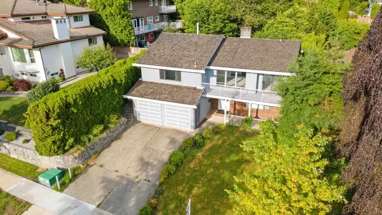 1050 AYSHIRE DRIVE, Burnaby, BC