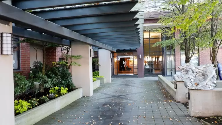 806 8120 LANSDOWNE ROAD image #1