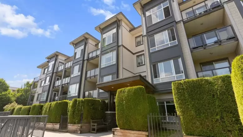 301 2943 NELSON PLACE image #1