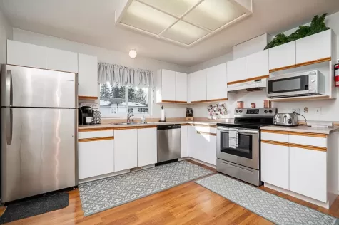 1649 PRAIRIE AVENUE image #2