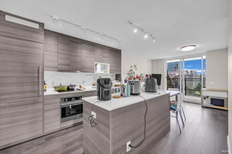902 13398 104 AVENUE image #1