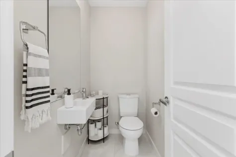 41 5551 ADMIRAL WAY image #3