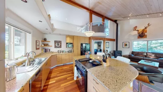 180 MUSGRAVE PLACE image #2