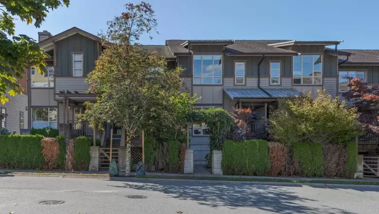 1196 VILLAGE GREEN WAY image #1
