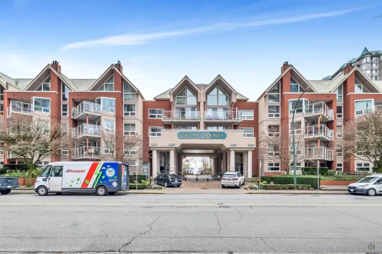 411B 1210 QUAYSIDE DRIVE image #1