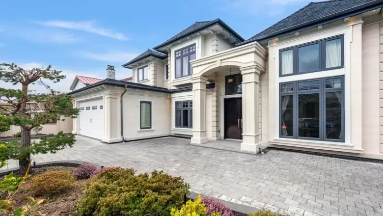 5531 CHEMAINUS DRIVE image #1
