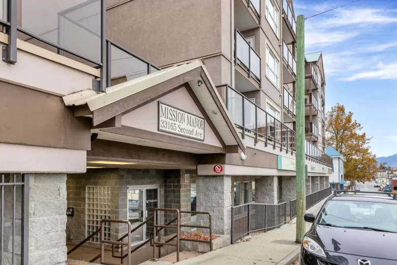 104 33165 2ND AVENUE image #1