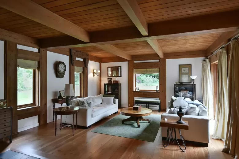 3186 BEACH AVENUE image #1