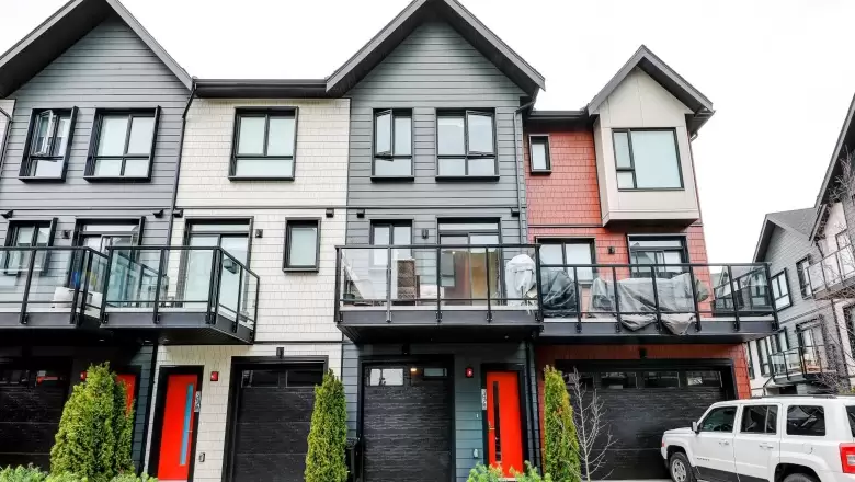 146 4738 HEMLOCK WAY image #1