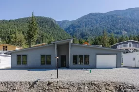 HG186 71366 GROVE PLACE, Hope & Area, Sunshine Valley, BC