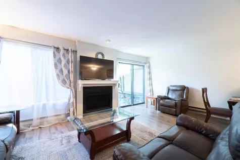 39 2998 MOUAT DRIVE image #2