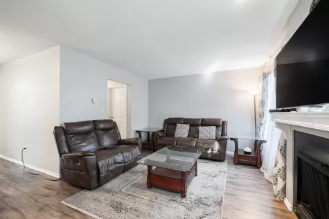 39 2998 MOUAT DRIVE image #3