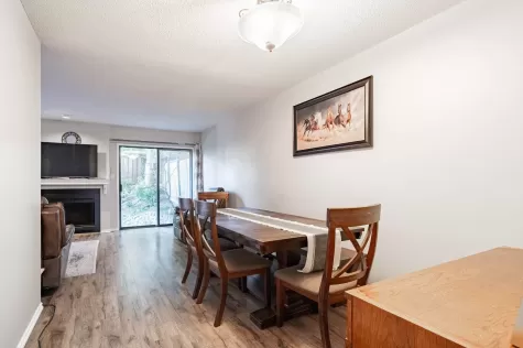 39 2998 MOUAT DRIVE image #4