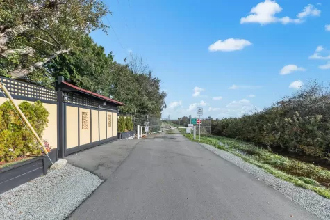 15729 48 AVENUE image #2