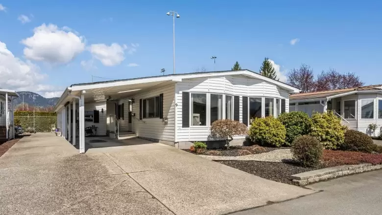 9 9055 ASHWELL ROAD image #1