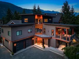 7456 DOGWOOD STREET, Pemberton, Pemberton, BC