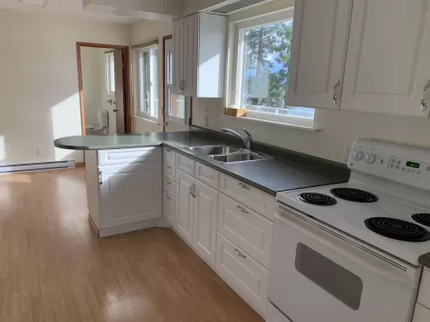 8323 REDROOFFS ROAD image #2
