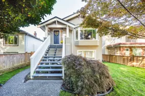 957 E 24TH AVENUE, Vancouver East, Vancouver, BC