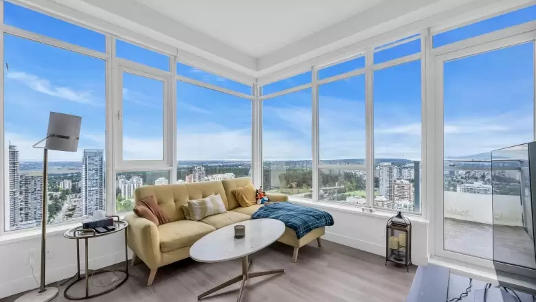 3905 4508 HAZEL STREET image #1