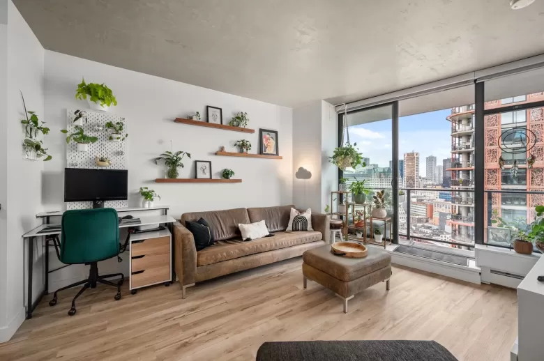 2807 108 W CORDOVA STREET image #1