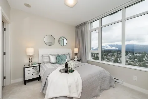 2806 570 EMERSON STREET image #1