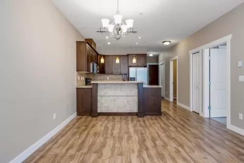 603 14333 104 AVENUE image #1
