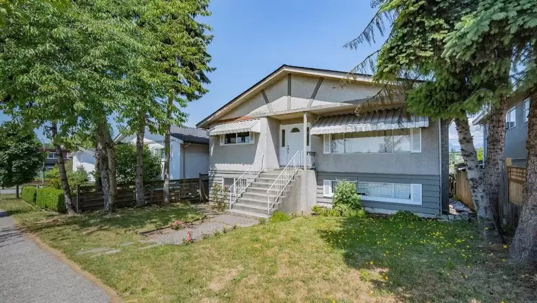 1475 E 41ST AVENUE image #1