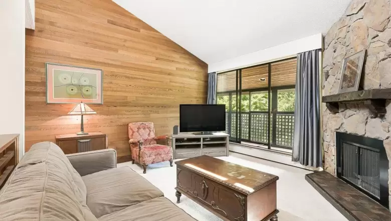 305 141 W 13 STREET image #1