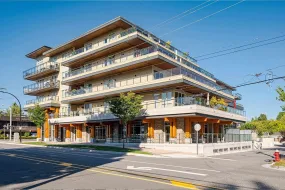 305 14022 NORTH BLUFF ROAD, South Surrey White Rock, White Rock, BC