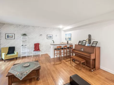 1394 LANSDOWNE DRIVE image #3