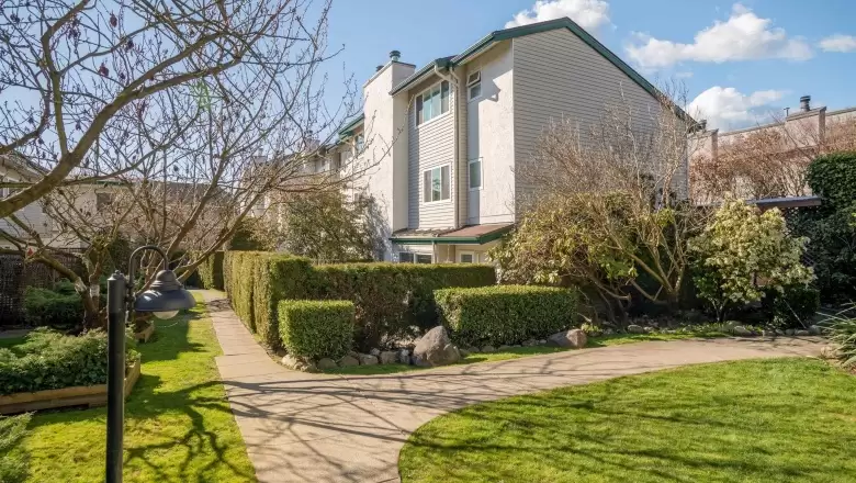 6 230 W 13TH STREET image #1
